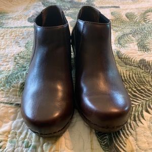Dansko Women's Marilyn Brown Leather Ankle Boots Size 39 [8 ½ to 9]